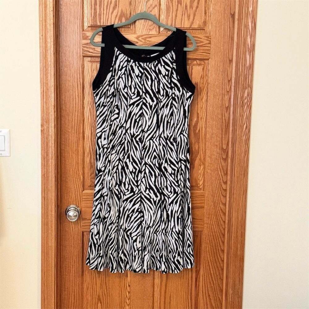 dressbarn Dress Womens Size 16 Zebra Print Sleeveless Fit & Flare Knee